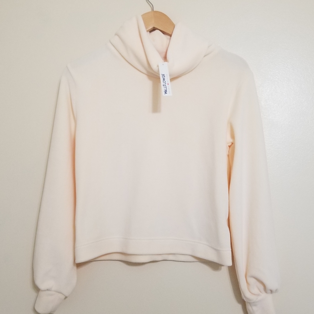 Light Pink Cowl Neck Cropped Sweater Size Small